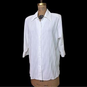 Vintage Sandra Fashions White Textured Button-Up Short sleeve Shirt size Medium